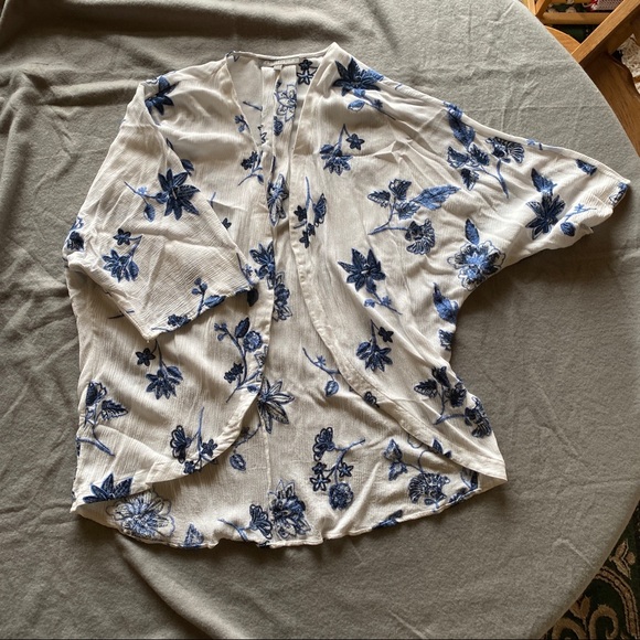 Daniel Rainn kimono shrug - Picture 1 of 7